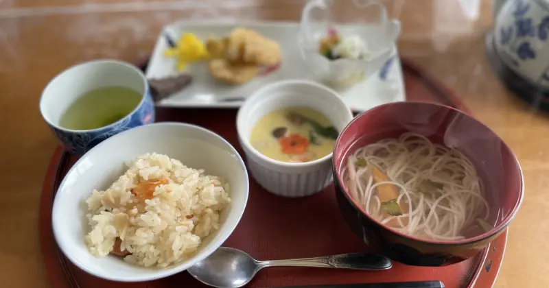 季節に応じた食事、おいしい匂いを大切にします